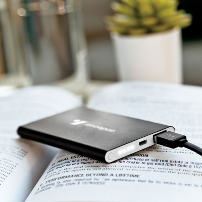 4000 mAh power bank with  UL battery & metallic finish